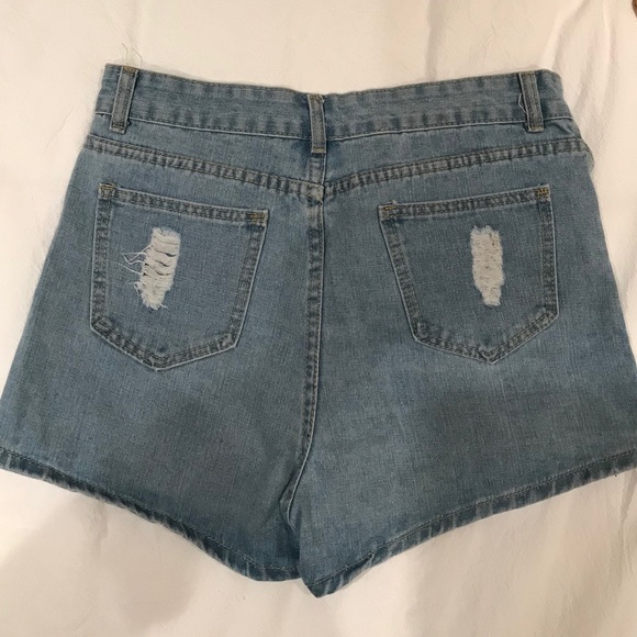 Boutique Flower Jean Shorts - Picture 2 of 2